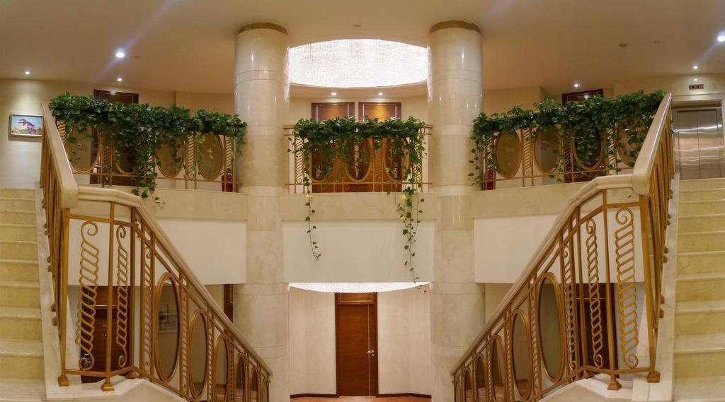 Soluxe Hotel Almaty Exterior photo