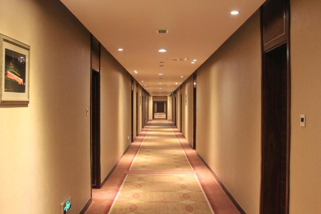 Soluxe Hotel Almaty Exterior photo